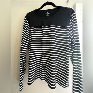 Lands End long sleeve swim shirt. Size XL.